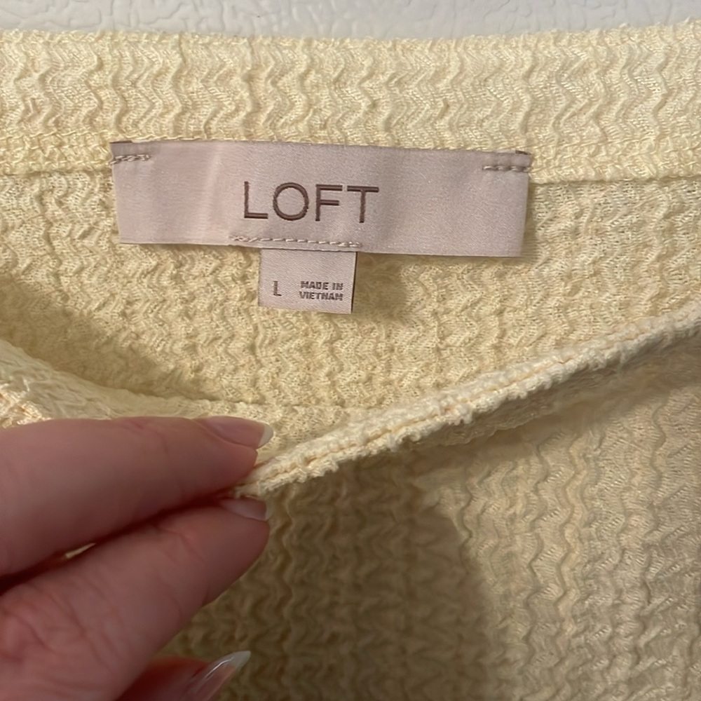 LOFT Women’s Seersucker Tie Front Top Yellow Large - Picture 2 of 9